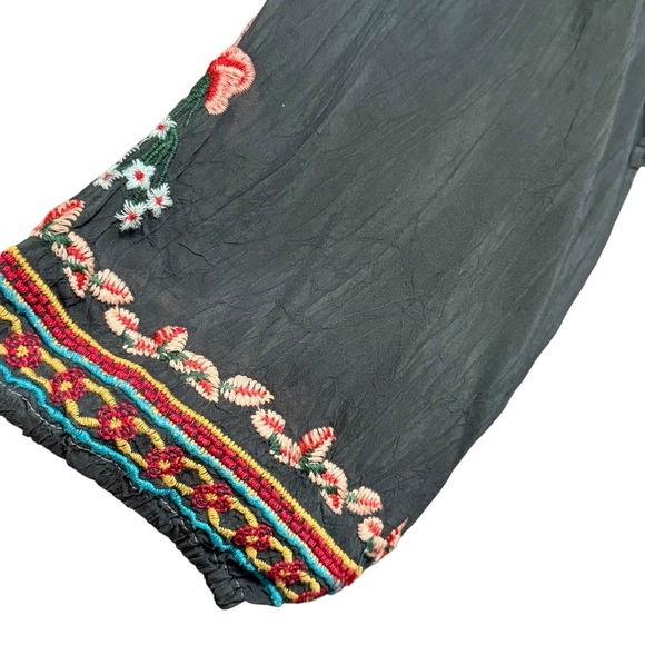 Johnny Was Floral Embroidered 3/4 Sleeve V-Neck Crinkle Gauzy Lightweight Tunic - Picture 3 of 12